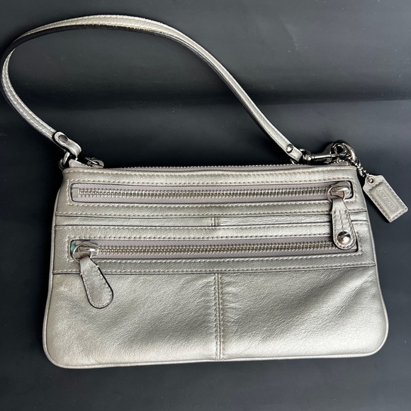 Coach Silver Leather Shoulder Bag - Picture 3 of 11